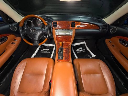 Used 2004 Lexus SC 430 Convertible RWD image 21