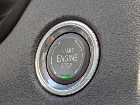 Used 2019 Cadillac XT4 Premium Luxury FWD image 30