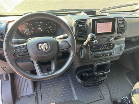 Used 2024 RAM ProMaster 2500 FWD image 10