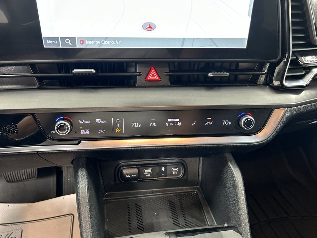 Certified 2025 Kia Sportage EX AWD/4WD image 17