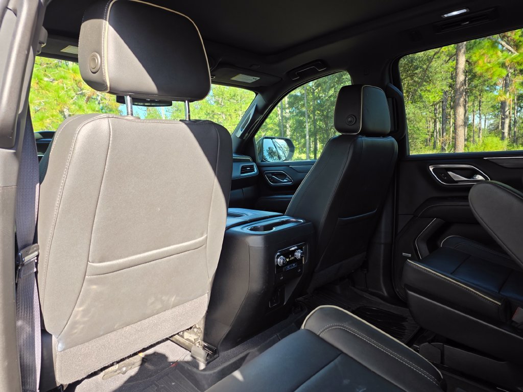 Used 2023 GMC Yukon XL SLT AWD/4WD image 18