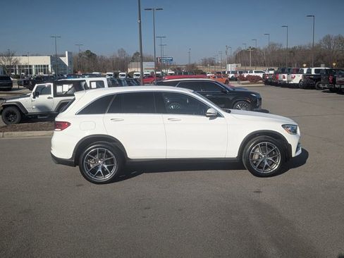 Used 2022 Mercedes-Benz GLC 300 BASE 4MATIC image 2