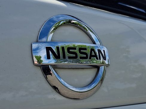 Used 2018 Nissan Murano SV w/ Premium Package FWD image 32