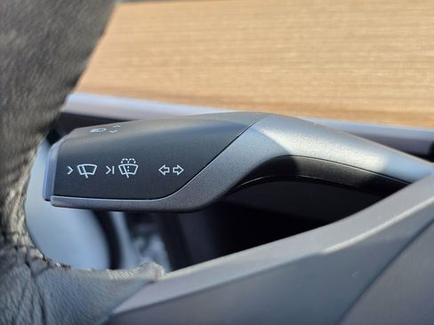 Used 2021 Tesla Model 3 Standard Range image 45