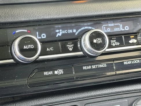 Used 2025 Honda Pilot Touring image 59
