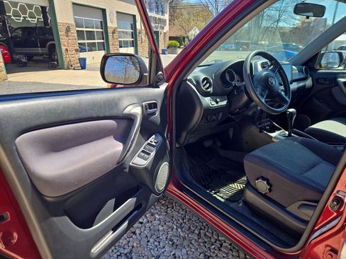 Used 2005 Toyota RAV4 4WD image 13