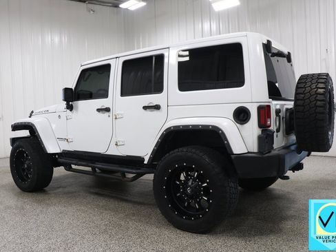 Used 2016 Jeep Wrangler Unlimited Rubicon w/ Max Tow Package image 4