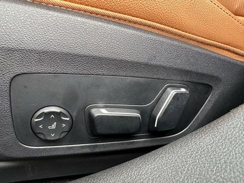 Used 2025 BMW 330i xDrive Sedan w/ Convenience Package image 19