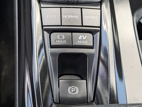 Used 2025 Toyota Camry SE w/ Convenience Package AWD/4WD image 16