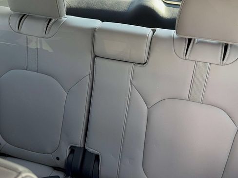 Certified 2024 Honda Pilot Touring image 36