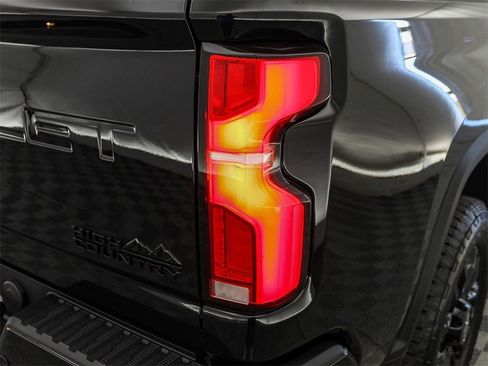 New 2025 Chevrolet Silverado 3500 High Country w/ High Country Premium Package image 9