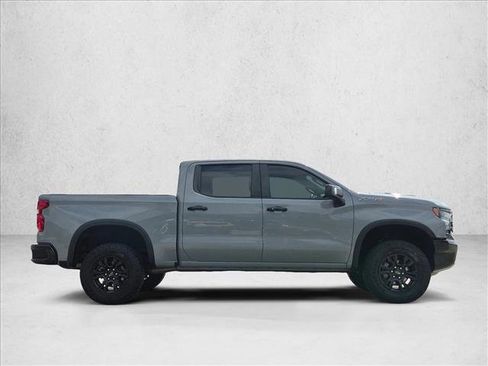 Used 2024 Chevrolet Silverado 1500 ZR2 w/ Technology Package AWD/4WD image 4