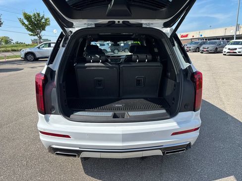 Used 2024 Cadillac XT6 Premium Luxury AWD/4WD image 31