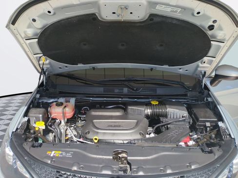 Used 2022 Chrysler Voyager LX FWD image 30