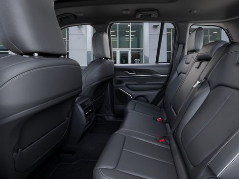 New 2026 Jeep Grand Cherokee Limited AWD/4WD image 23