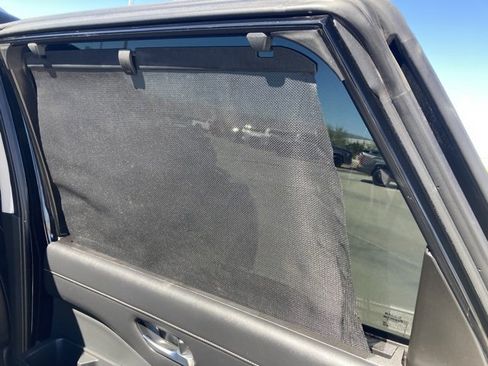 Used 2022 Nissan Pathfinder SL image 39