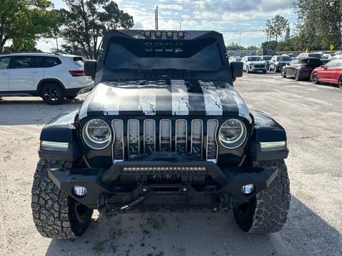 Used 2018 Jeep Wrangler Unlimited Sahara AWD/4WD image 15