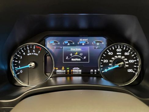 Used 2021 Ford Expedition Limited w/ Equipment Group 302A AWD/4WD image 17