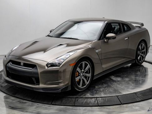 Used 2009 Nissan GT-R Premium image 6