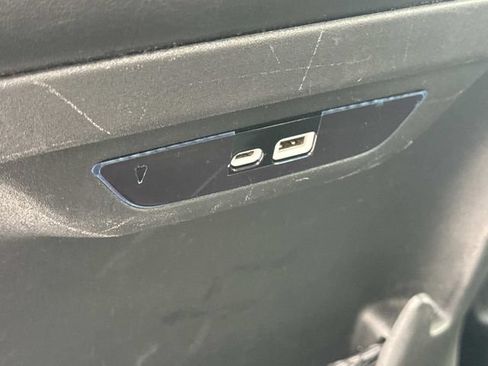 Used 2024 Chrysler Pacifica Touring-L FWD image 26