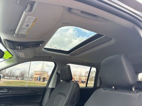 Used 2023 Jeep Grand Cherokee Laredo X image 26