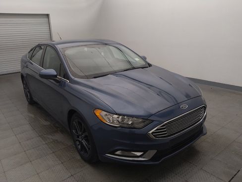 Used 2018 Ford Fusion SE w/ Equipment Group 201A FWD image 13