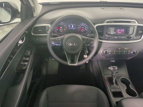 Used 2016 Kia Sorento FWD image 19