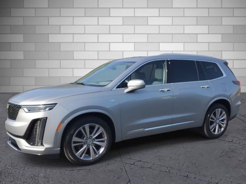 Certified 2024 Cadillac XT6 Premium Luxury w/ Technology Package FWD image 2