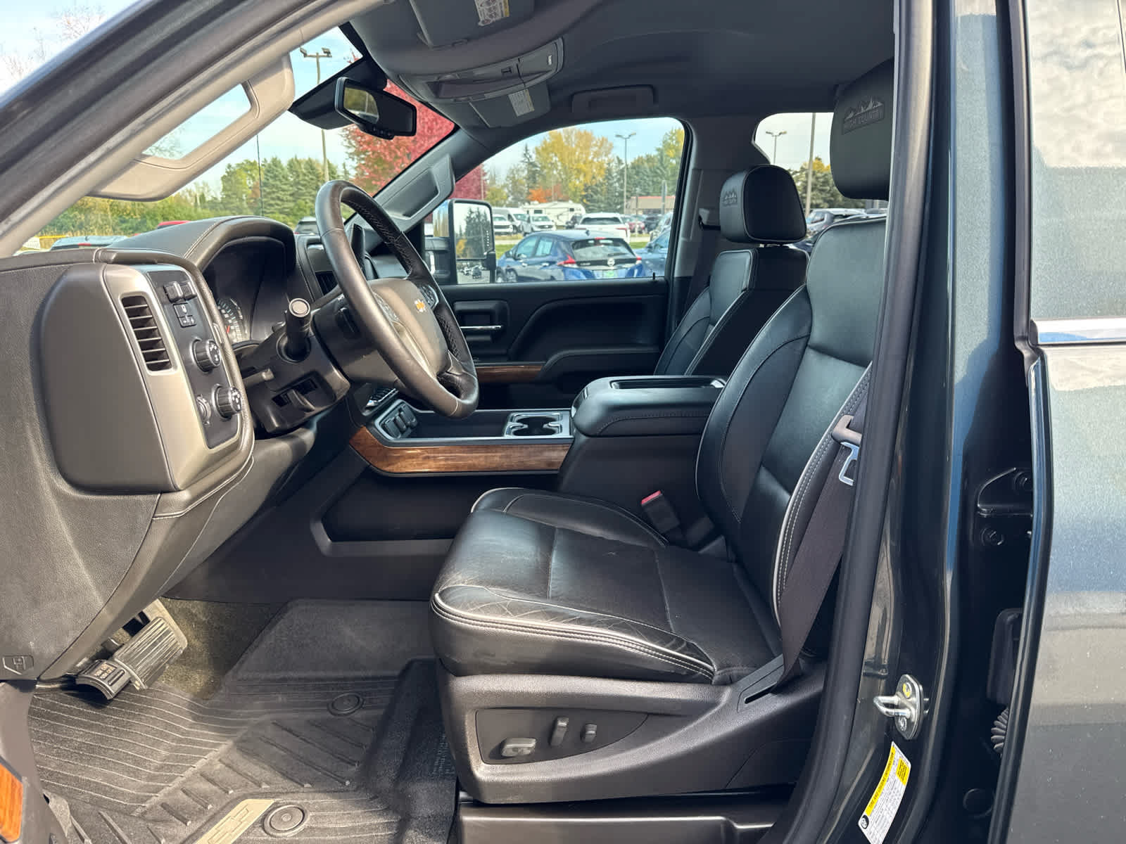 Used 2017 Chevrolet Silverado 2500 High Country w/ Duramax Plus Package AWD/4WD image 19