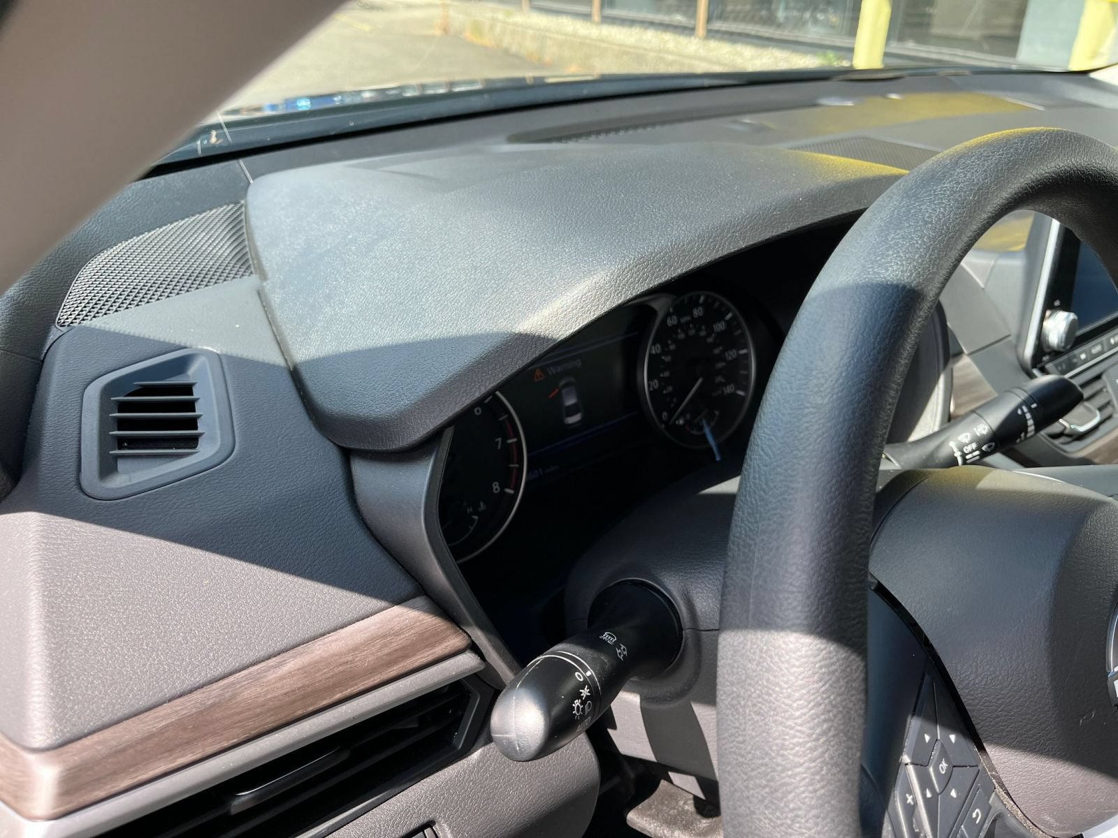 Used 2025 Nissan Altima 2.5 SV FWD image 34