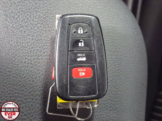 Used 2020 Toyota Camry SE FWD image 27