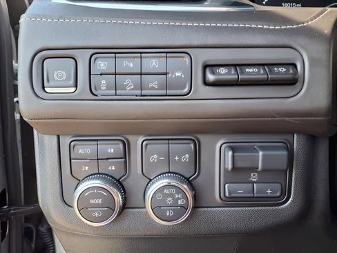 Used 2024 GMC Yukon Denali Ultimate image 19