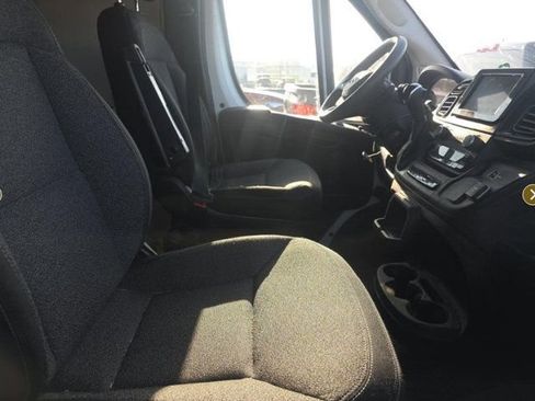 Used 2025 RAM ProMaster 2500 w/ Convenience Group FWD image 2