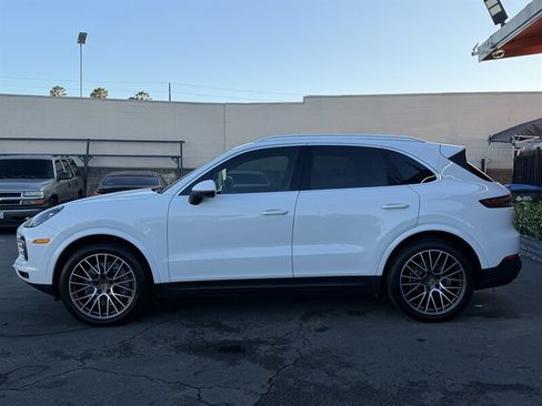 Used 2021 Porsche Cayenne AWD/4WD image 9