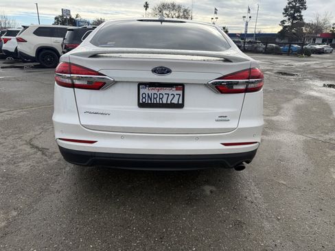 Used 2019 Ford Fusion SE w/ Equipment Group 151A image 4
