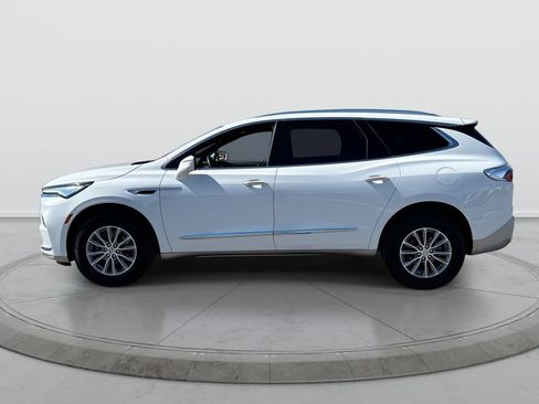 Used 2024 Buick Enclave Essence w/ Technology Package FWD image 5