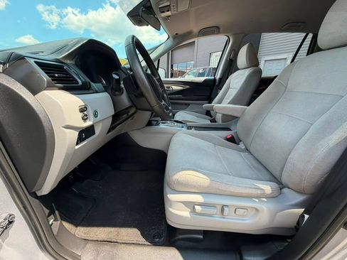 Used 2021 Honda Pilot EX image 9