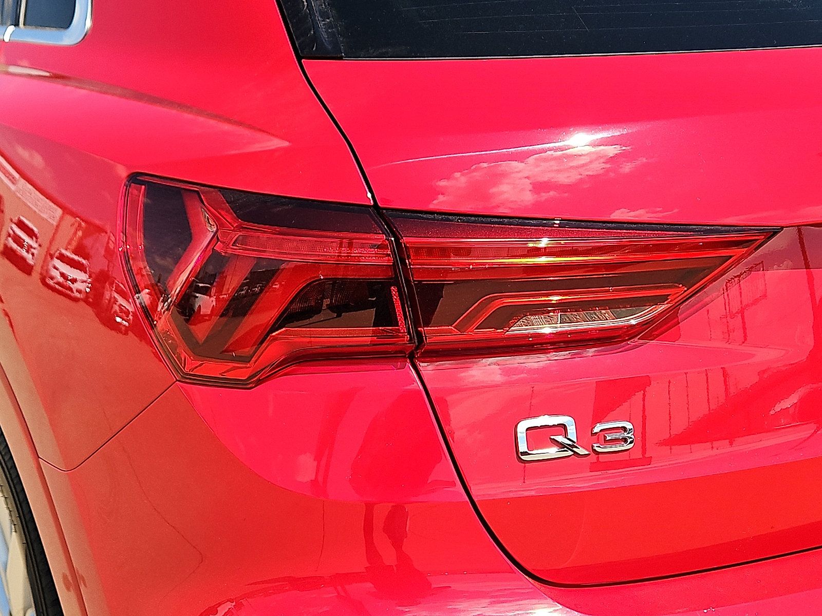 Used 2024 Audi Q3 2.0T Premium AWD/4WD image 7