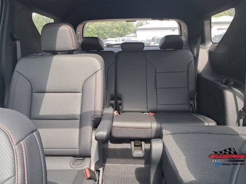 Used 2025 Chevrolet Traverse Z71 w/ Enhanced Driving Package AWD/4WD image 21