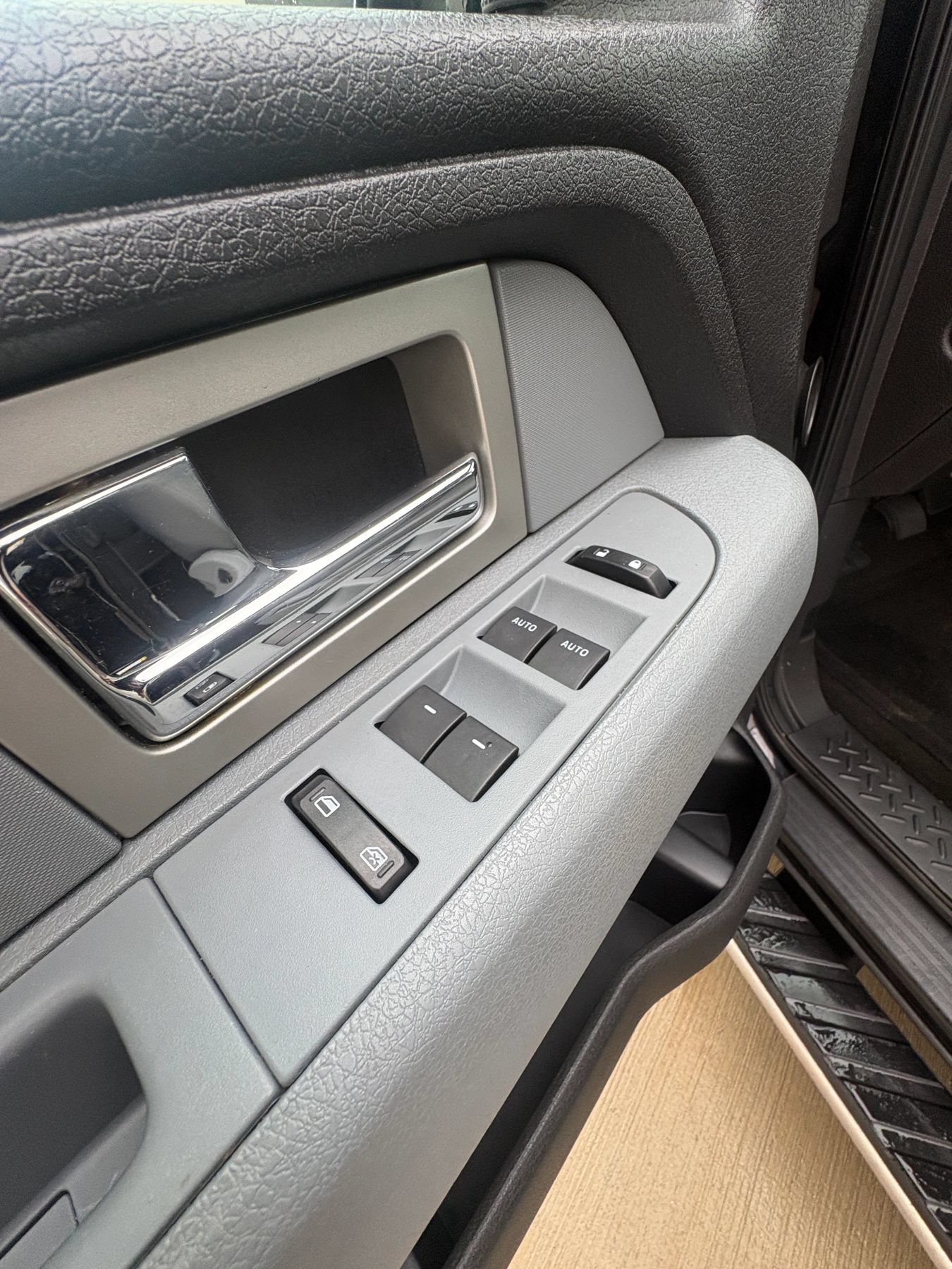 Used 2011 Ford F150 XLT w/ XLT Chrome Pkg RWD image 23