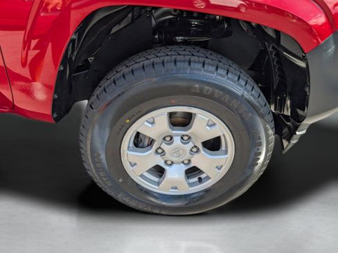 Used 2018 Toyota Tacoma SR image 28