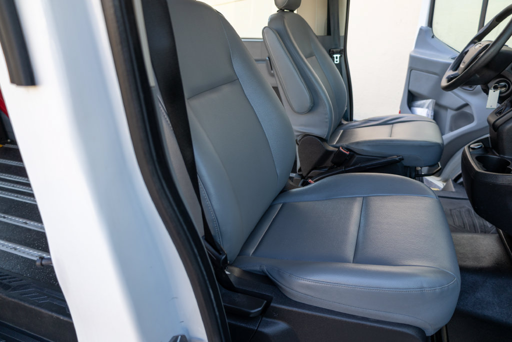 Used 2018 Ford Transit 150 XL RWD image 12