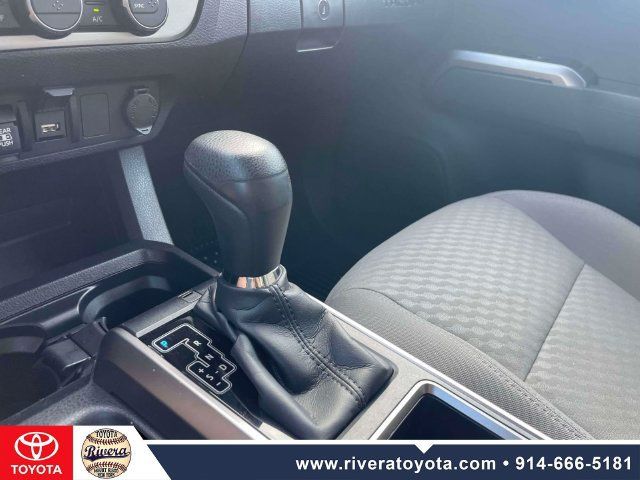 Used 2023 Toyota Tacoma SR5 AWD/4WD image 32