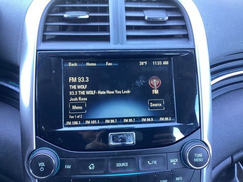 Used 2015 Chevrolet Malibu LT image 19