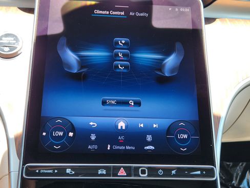 Used 2025 Mercedes-Benz C 300 Sedan image 12