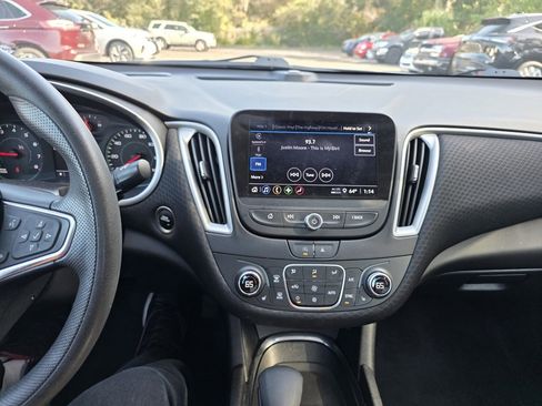 Used 2024 Chevrolet Malibu LT image 6