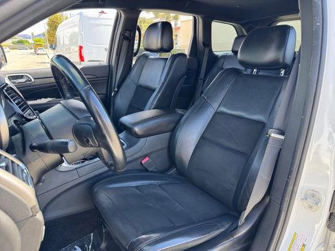 Used 2019 Jeep Grand Cherokee Altitude image 16