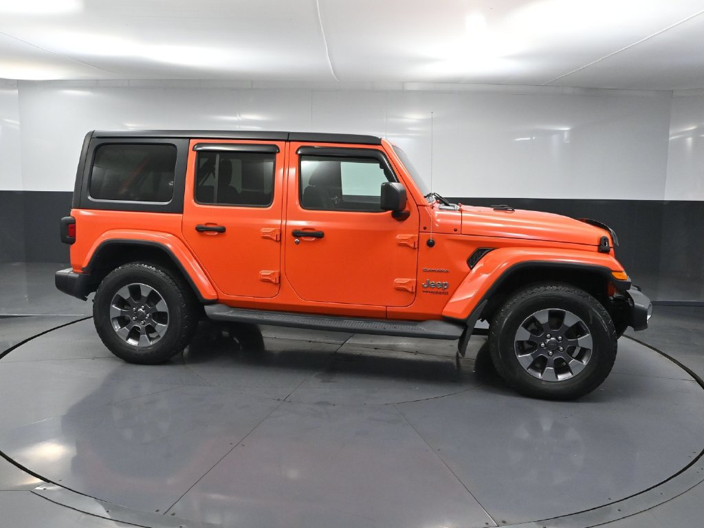 Used 2018 Jeep Wrangler Unlimited Sahara w/ Dual Top Group AWD/4WD image 3