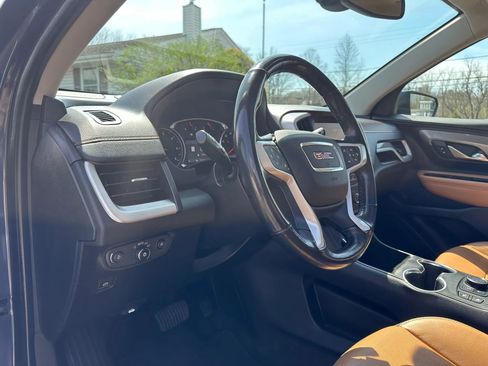 Used 2019 GMC Terrain SLT w/ Infotainment Package II AWD/4WD image 10