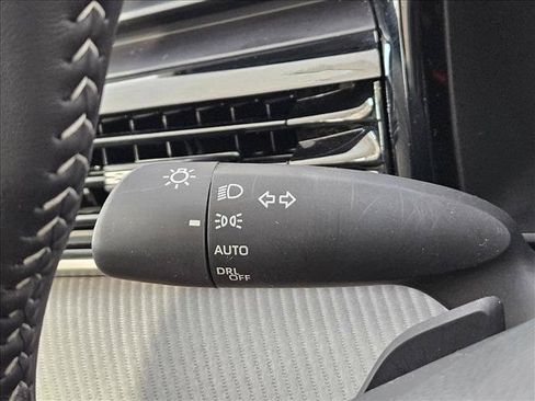 Used 2025 Toyota Camry SE FWD image 25